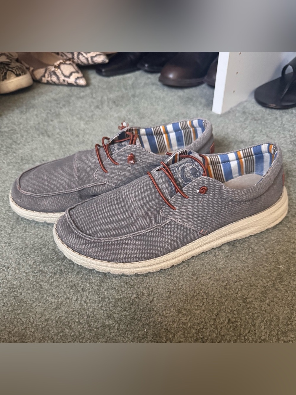Flojos Women’s Kinsley Gray Canvas Loafer w/Brown Elastic Laces, Coastal, Casual